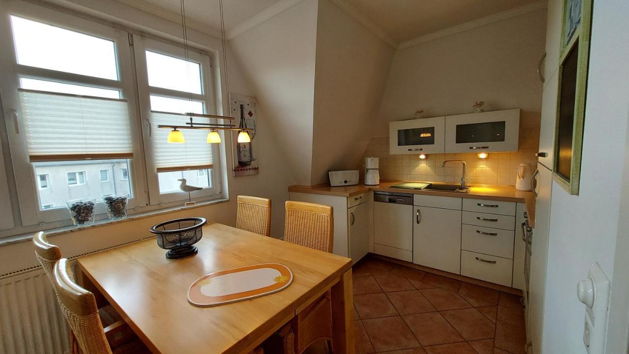 Ferienwohnung Hafenblick Wiek auf Rügen Екстериор снимка